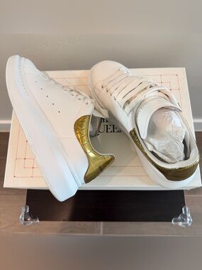 Alexander McQueen Women’s Oversized Sneakers White/Gold Crocodile sz 39.5